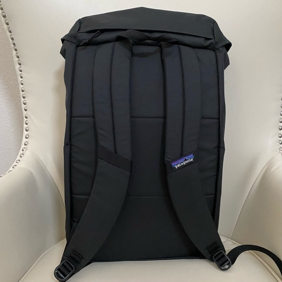 New with Tag Patagonia black lightweight backpack 🎒size 28L - Picture 3 of 9